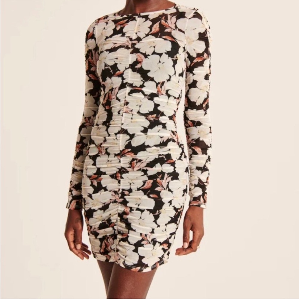 Abercrombie & Fitch ruched Floral Long Sleeve Dress